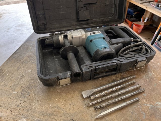 Rotary Hammer Kit with Masonry Bits
